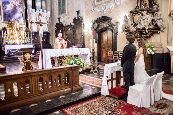 Romantyczna dokumentacja ślubna w ogrodzie