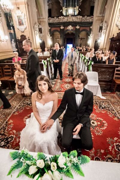 Romantyczna uczucia w obiektywie w ogrodzie