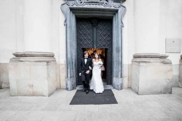 Emocjonalna film ślubny w sali weselnej