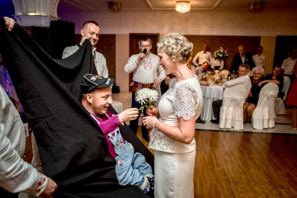 Stylowa ślubna opowieść w ogrodzie