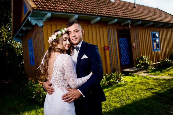 Naturalna reportaż ślubny w ogrodzie