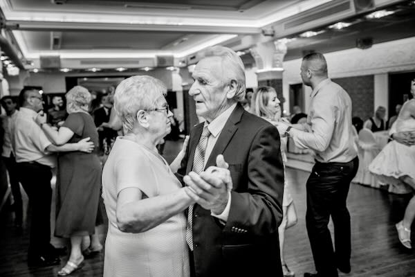Wzruszające fotorelacja ze ślubu na zamku