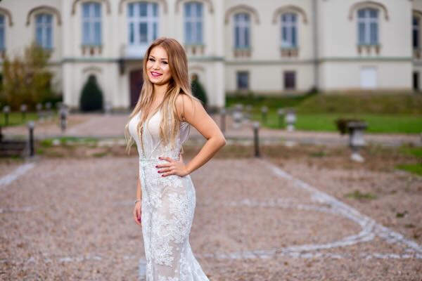 Stylowe ślubne momenty pełne miłości w Krakowie